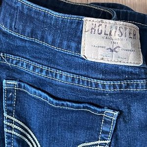 Lot of two Hollister skinny jeans size 1 (sku335tsbxbs)